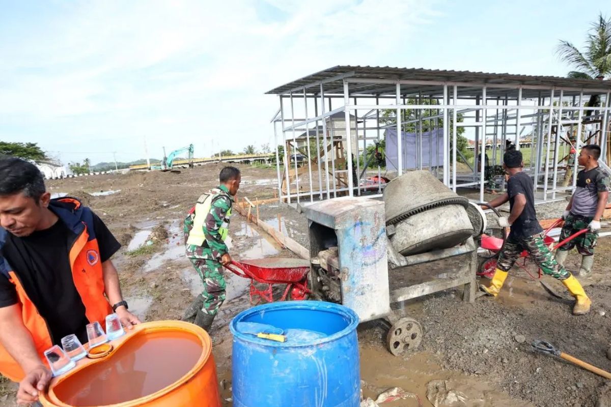 Badan Nasional Penanggulangan Bencana (BNPB) memberikan pendampingan kepada 13 pemerintah
